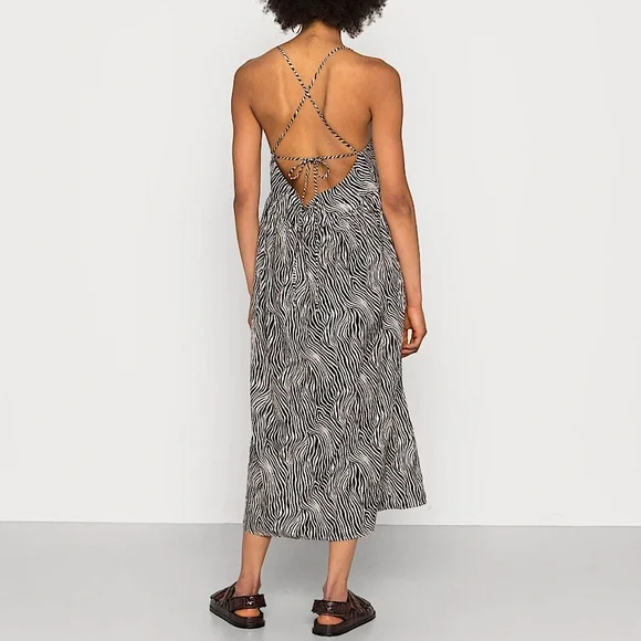 NWOT Levi’s Amalijia Zebra Print Midi Dress - Picture 4 of 16